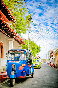 买辆小车车斯里兰卡加勒古城街景背景