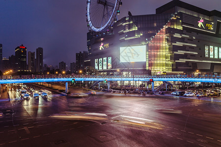 城市夜晚马路车流图片