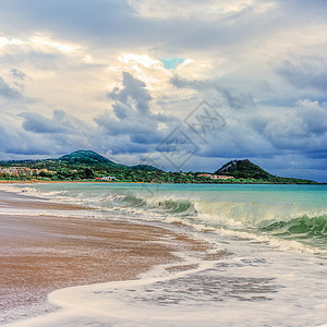 台南风雨欲来的海滩背景