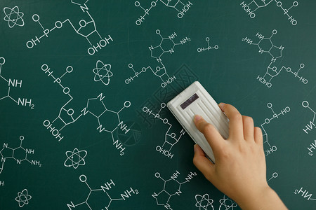 檫黑板的学生檫黑板与化学方程式设计图片