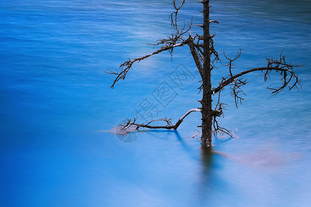 大理美景大理玉龙雪山蓝月谷湖水背景