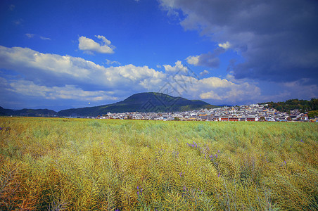 山外景云南腾冲和顺古镇背景