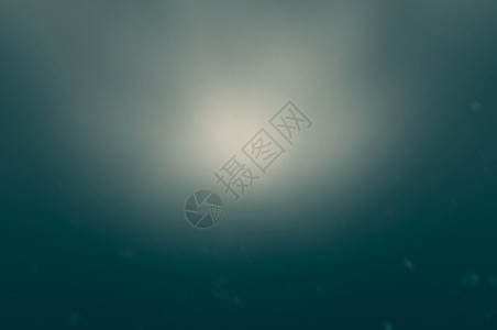潜水自拍深邃的海里抽象艺术设计图片