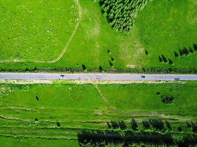 停止道路显示航拍草地背景