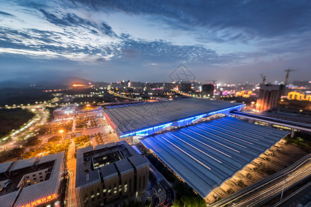 高铁站夜景蓝调的深圳北站高铁站背景