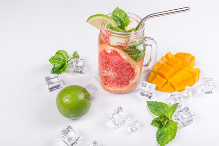 新鲜水果夏日冰饮创意组合高清图片
