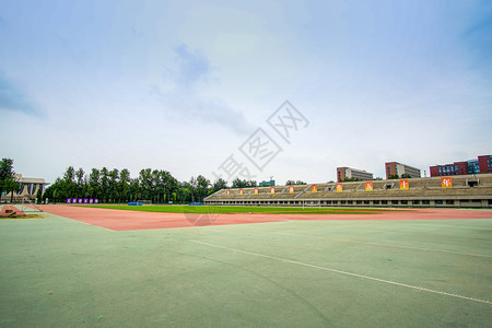 跑步终点清华大学的体育场背景