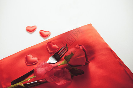 玫瑰与餐具情人节刀叉高清图片