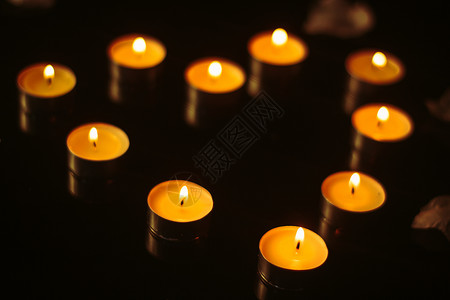 号召捐款祈福祈祷的蜡烛背景