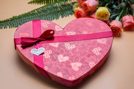 情人节巧克力礼盒七夕节的心形浪漫礼物背景