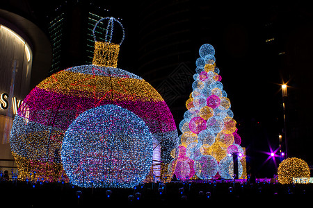 灯光圣诞树背景图片
