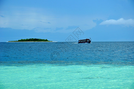 马尔代夫岛的游船 图片