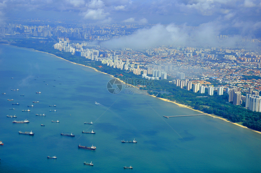 新加坡航拍城市海岸线图片