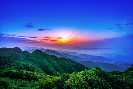 中国山脉高山日出背景