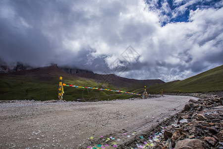 一盔一带素材图片四川高原云雾公路背景