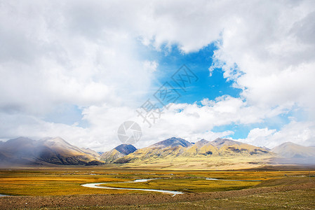 风起云涌的西藏山脉高清图片