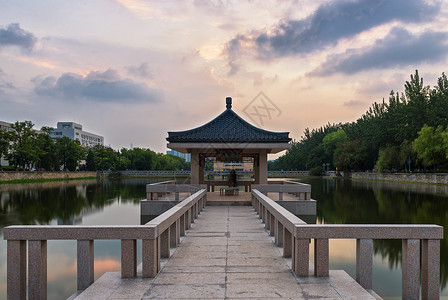 敬业湖天津大学求是亭背景