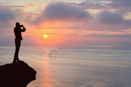 看夕阳泡温泉望向金钱设计图片