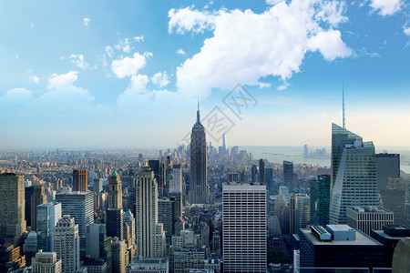 黄昏时刻的曼哈顿背景图片