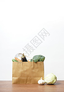购物袋中的蔬菜高清图片