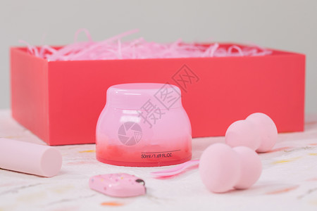 粉色系少女心化妆品瓶子罐子系列背景图片