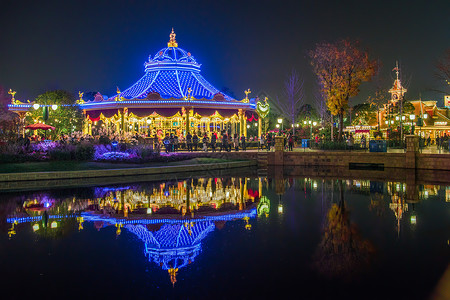 冬天游乐场游乐园夜景旋转木马背景