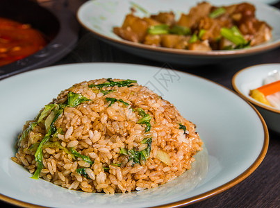 吃饱了特色牛杂牛肉炒饭背景