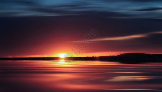 船轨迹青海湖夕阳背景