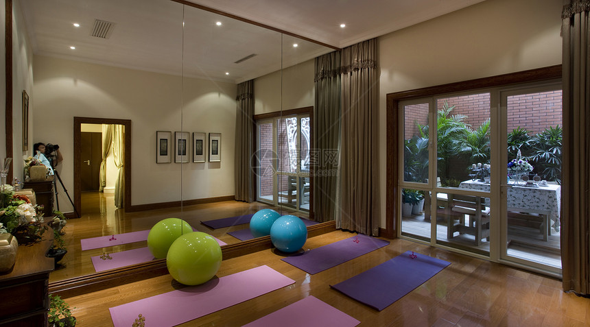 健身瑜伽房室内图片