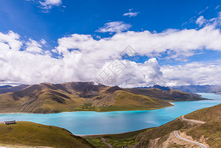 羊卓雍措湖胡塞尔山口高清图片
