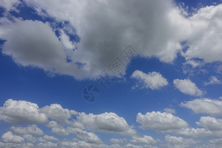 美丽的蓝天白云背景图片