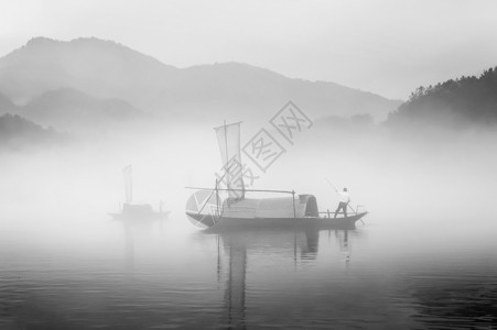 瓯江迷雾帆船照片素材高清图片