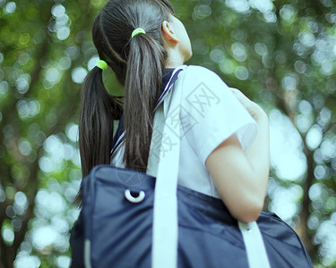 抬头美女小清新女孩背影背景