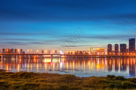 镜面湖武汉黄昏沙湖大桥背景