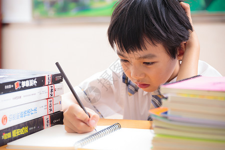 老师学生教室上课图片