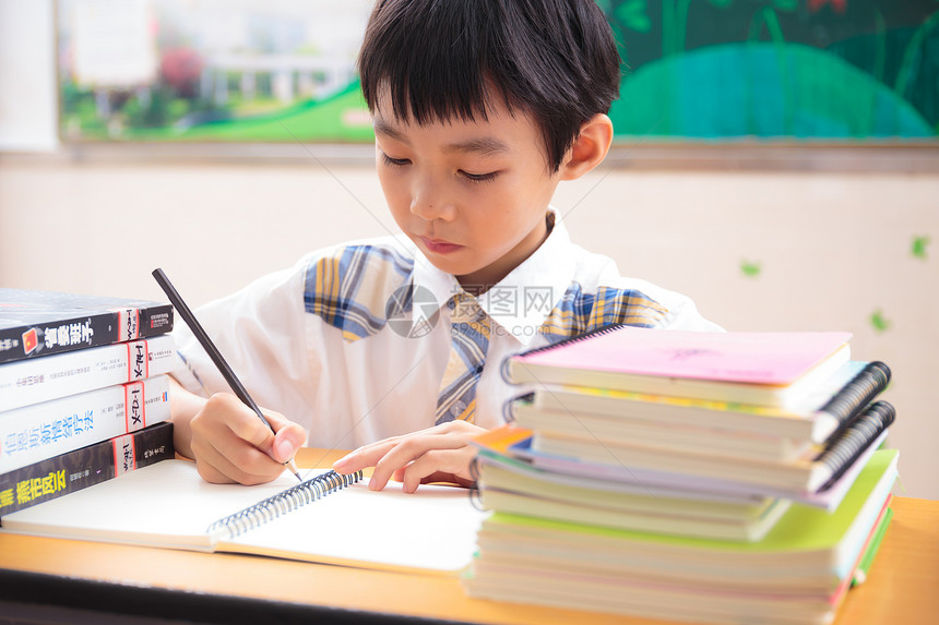 老师学生教室上课图片