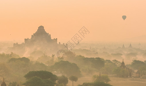 缅甸佛塔日出 热气球高清图片