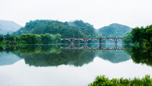 桥在德拉瓦河风景在水中的倒影背景