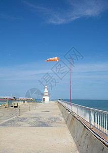 夏日涠洲岛港口瞭望塔背景图片