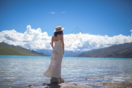 西藏美景西藏羊湖羊卓雍措美景美女写真背景