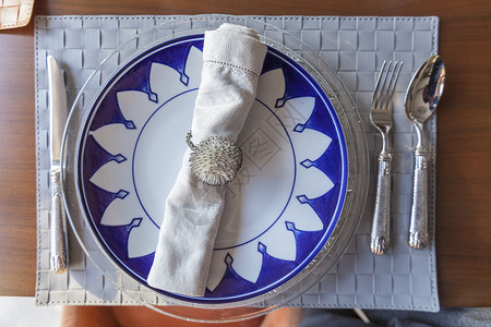 餐具白色简洁餐桌高清图片