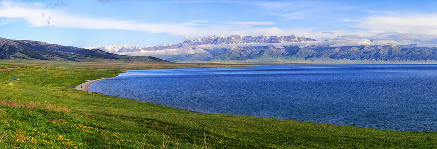 赛里木湖全景背景图片