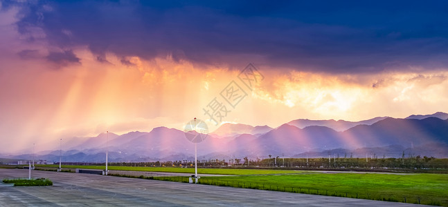 云停车场光芒万丈背景