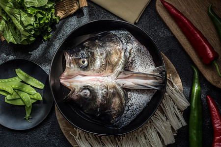 青豌豆新鲜鱼头煲食材图片背景