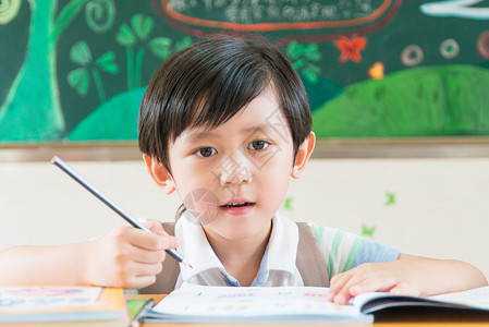 青春活力的小学生图片