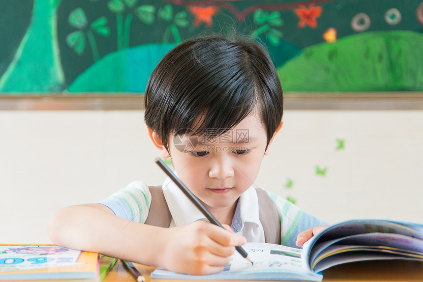 青春活力的小学生图片