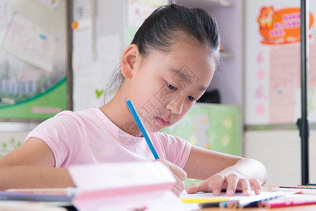 免费衬衫素材青春活力的小学生背景