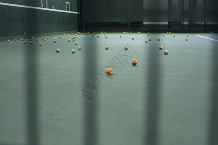 网球训练场背景图片