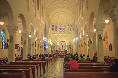 越南旅行中经过教堂背景图片