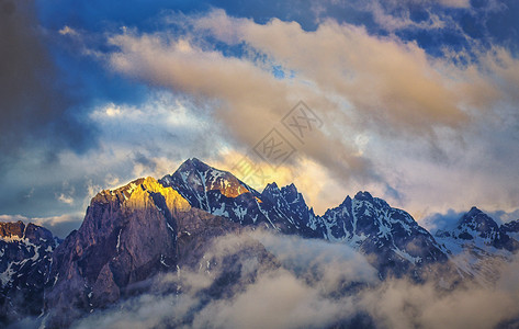 七彩炫酷玉龙雪山日照金山背景